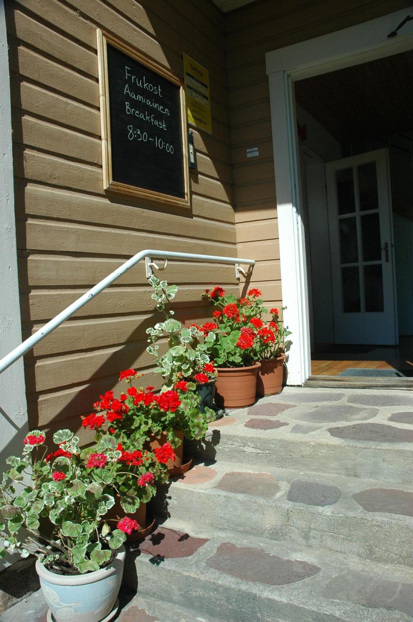Gaestgard Christiansund Hotel Екеро Екстериор снимка